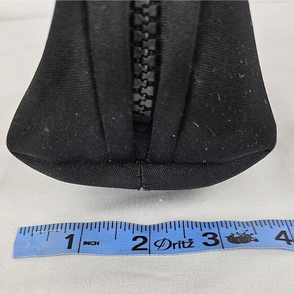 JUICY COUTURE BLACK COSMETIC CASE – 6x5x4" – LOGO FRONT + WATER-RESISTANT LINER - Picture 9 of 9